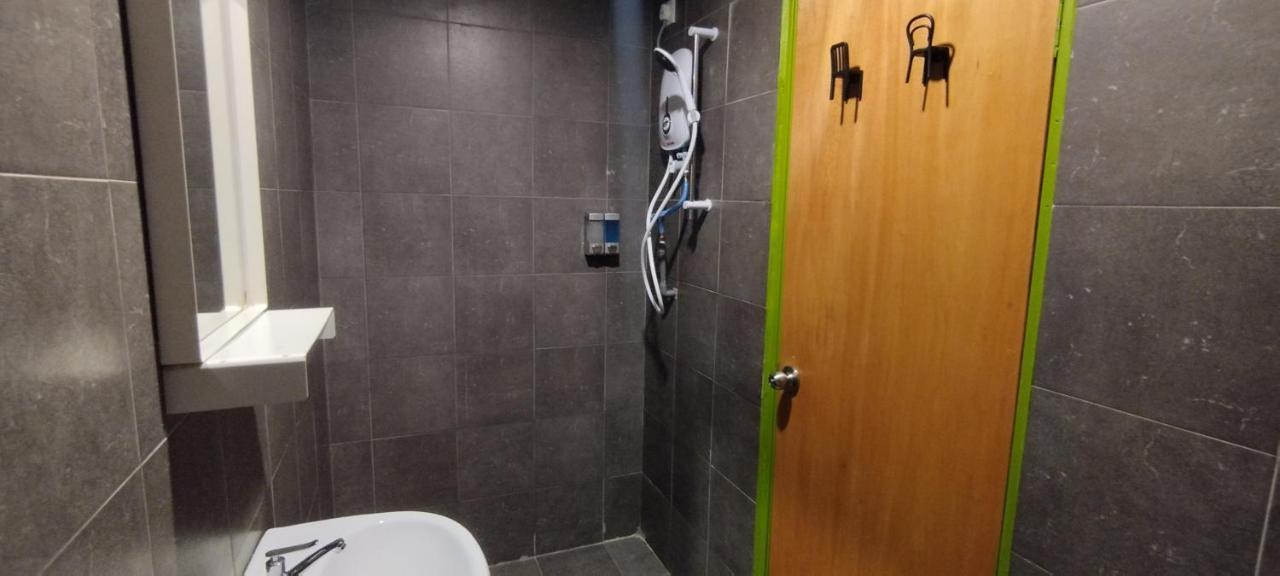 Olive Bedz Hotel Тамбун Екстериор снимка