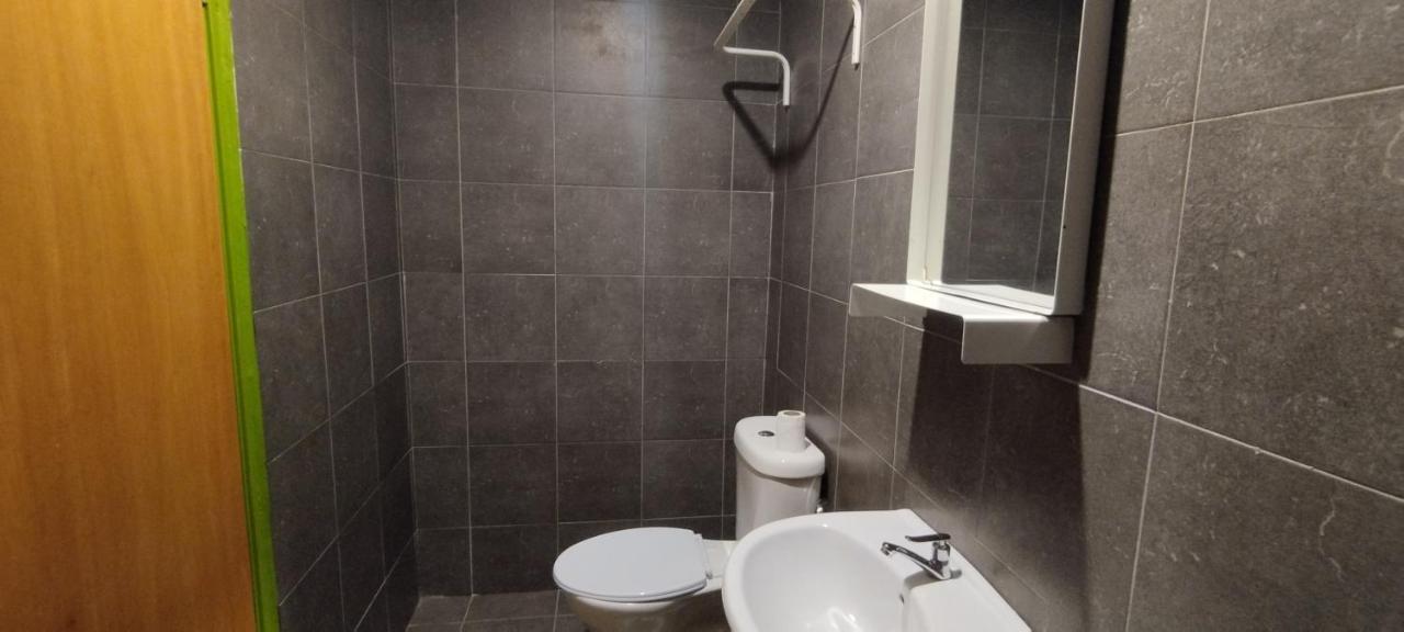Olive Bedz Hotel Тамбун Екстериор снимка
